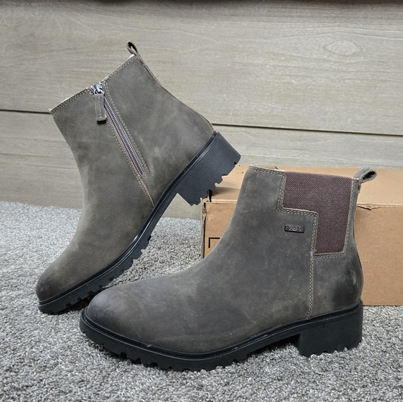 Rockport Women's Ryleigh Gore Chelsea Waterproof Boot LIKE NEW size 10 - Picture 9 of 13